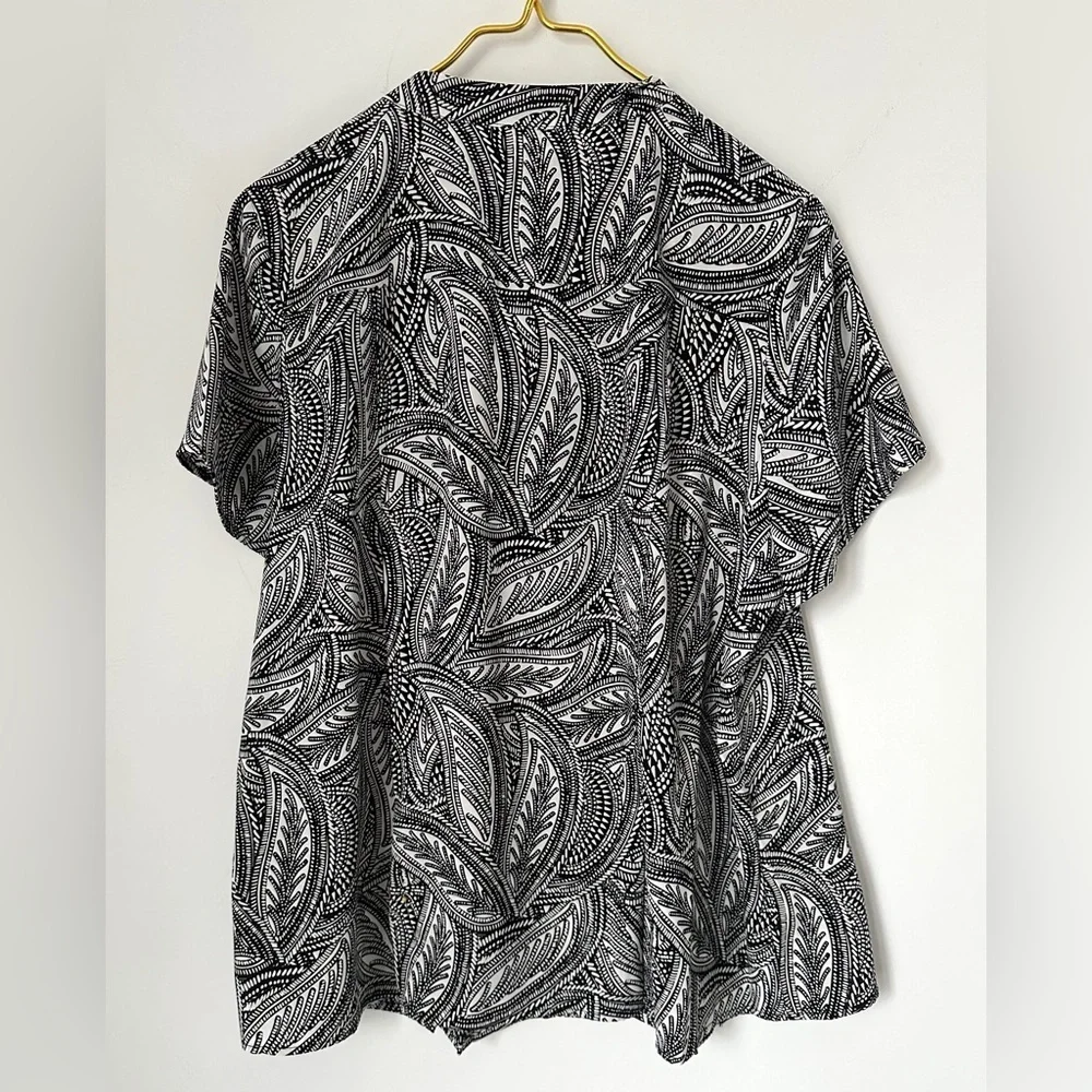 NWT 212 Collection Black White Soft Short Sleeve Button Up Blouse Top Women’s 1X - Picture 3 of 8